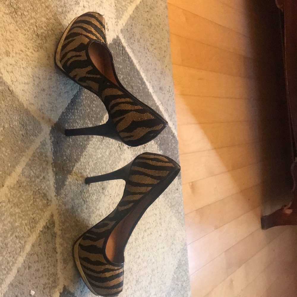 Platform High Heels - Picture 4 of 7